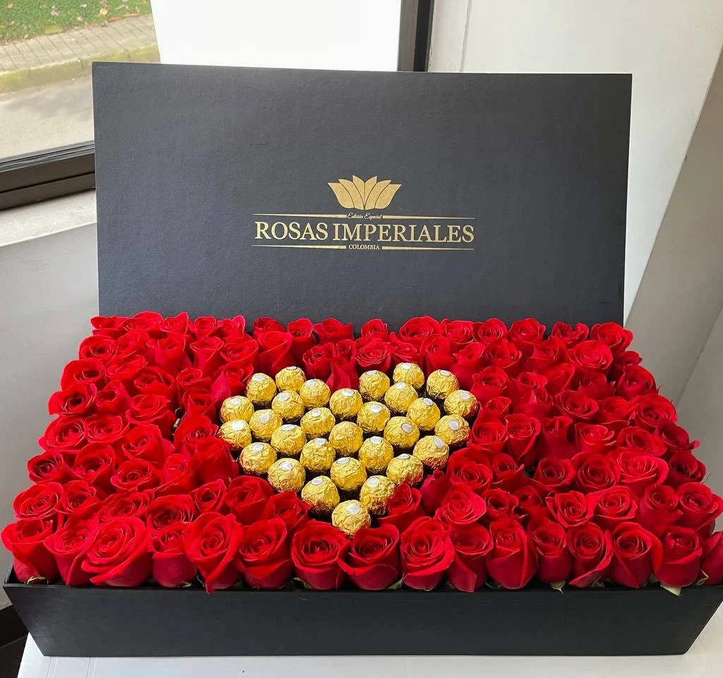 Caja XL con corazón formado por 30 ferrero