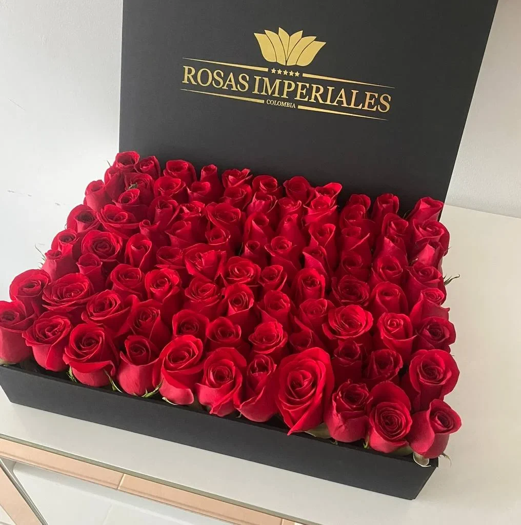 Caja plana 100 rosas