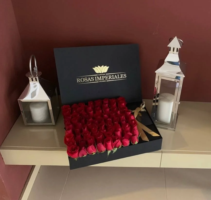 Caja plana 75 rosas