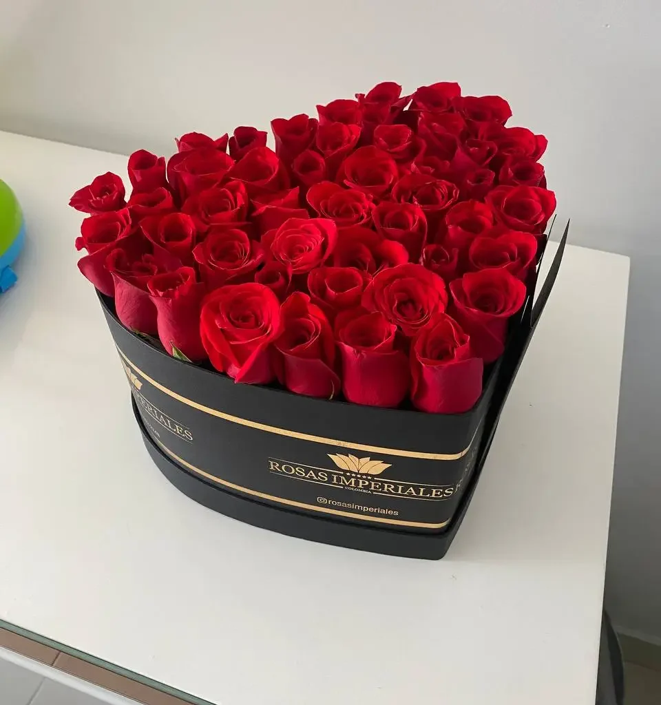 Corazón mediano 44 a 50 rosas