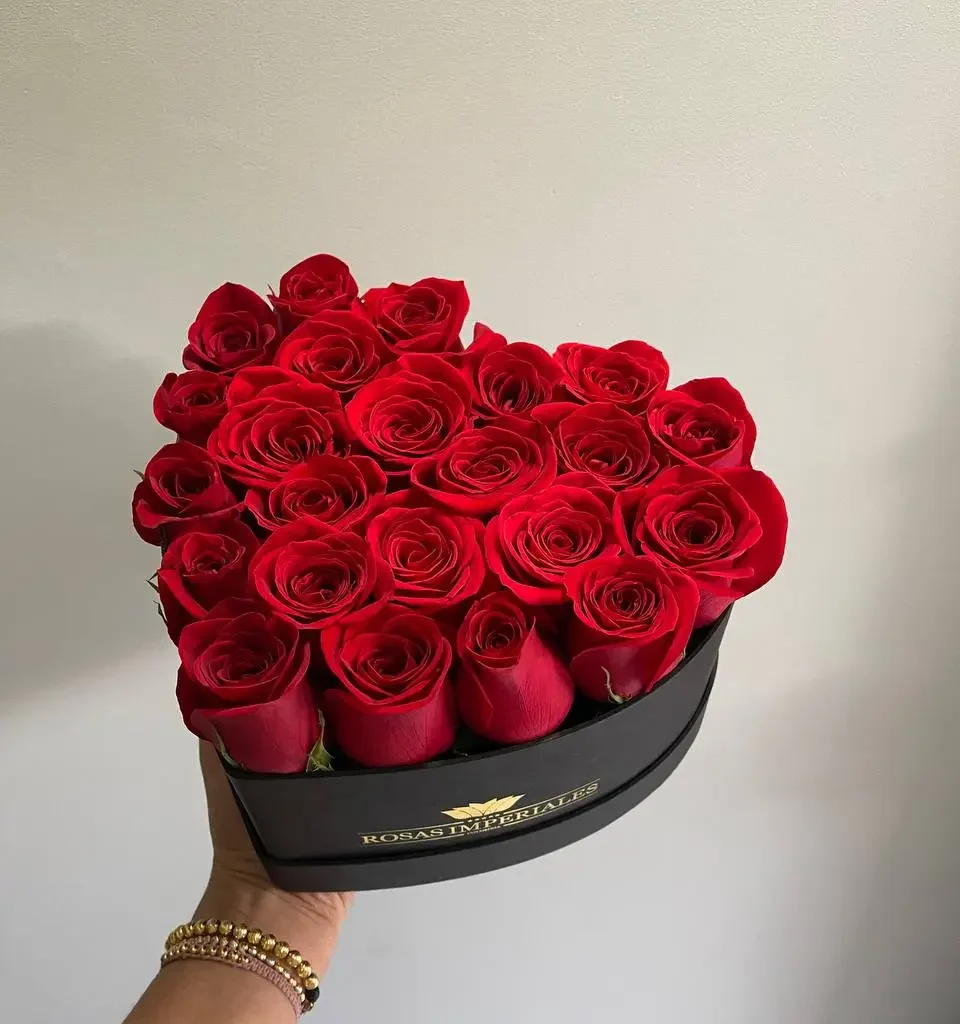 Corazón pequeño 24 rosas